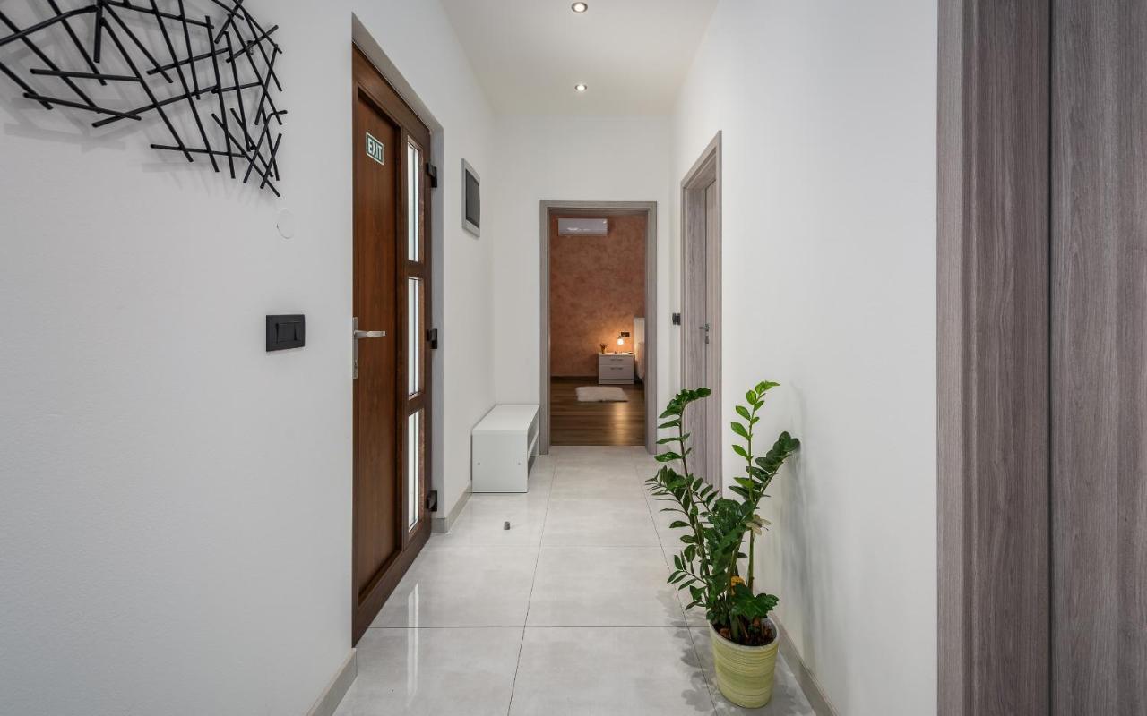 Desapemani Villa *