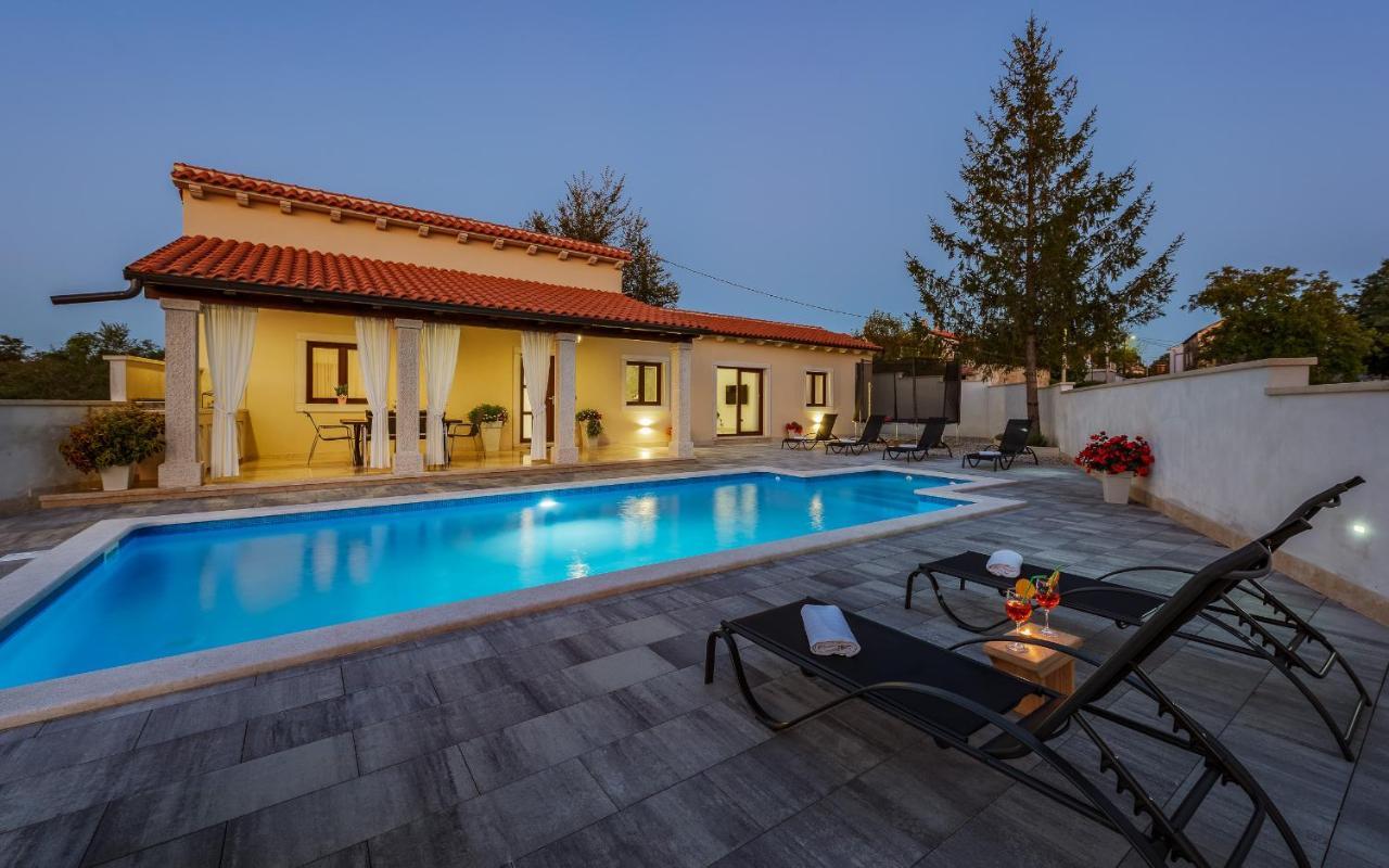Villa Desapemani Zminj