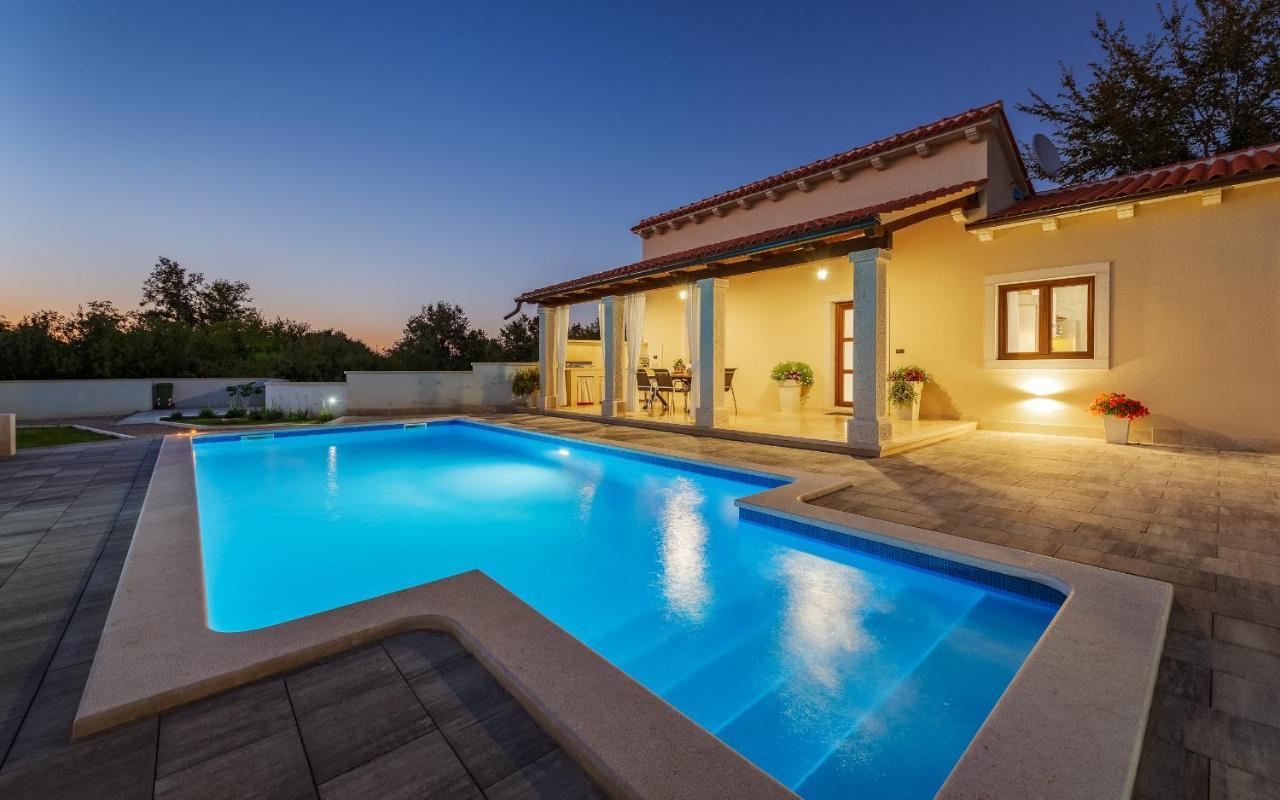 Desapemani Villa Zminj